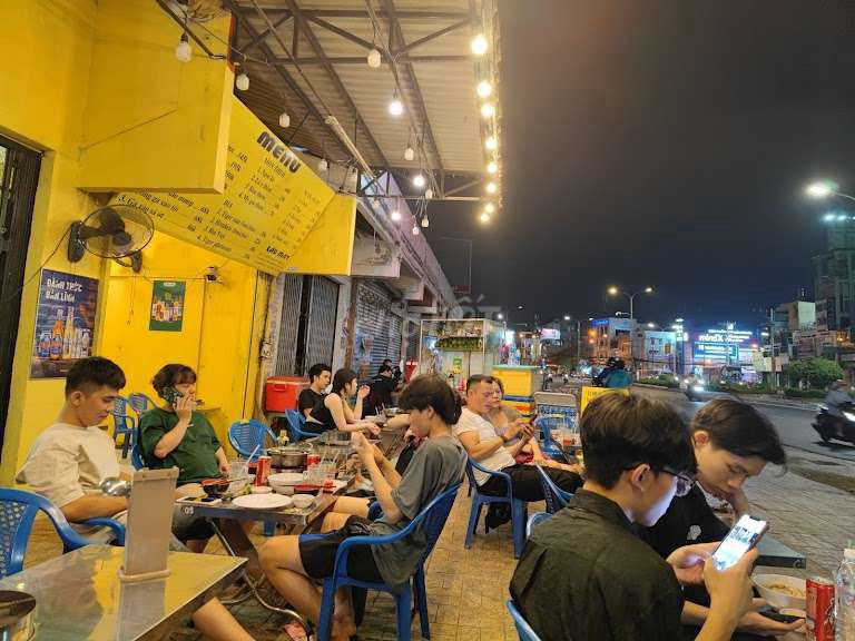 Cho thuê Mặt Bằng MT đường Hoàng Văn Thụ . P 4 Quận Tân Bình 